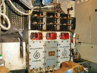 Rund um de Maschine 05.jpg